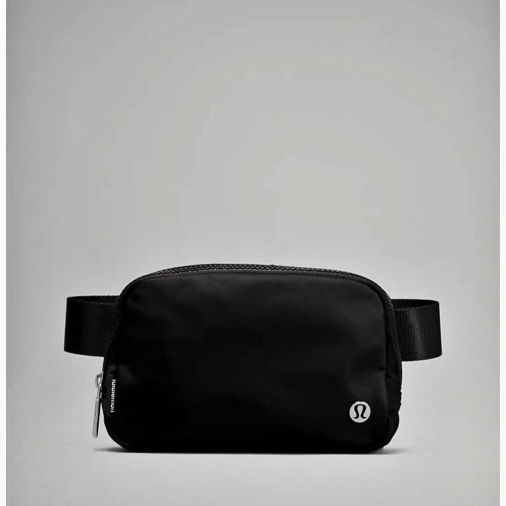 SOLD Lululemon belt bag